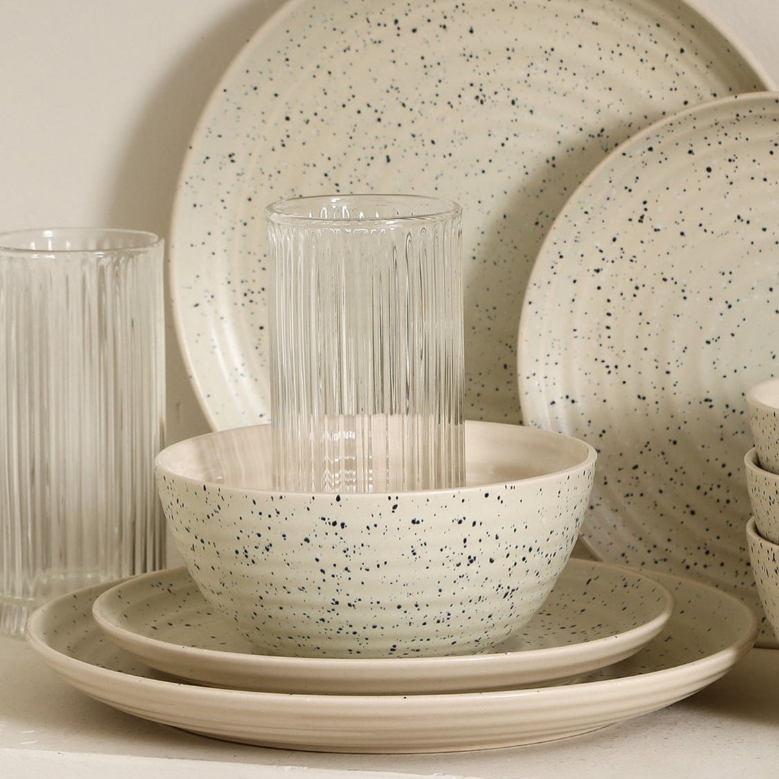 Stone Lain Dua Stoneware 16-Piece Dinnerware Set, Includes