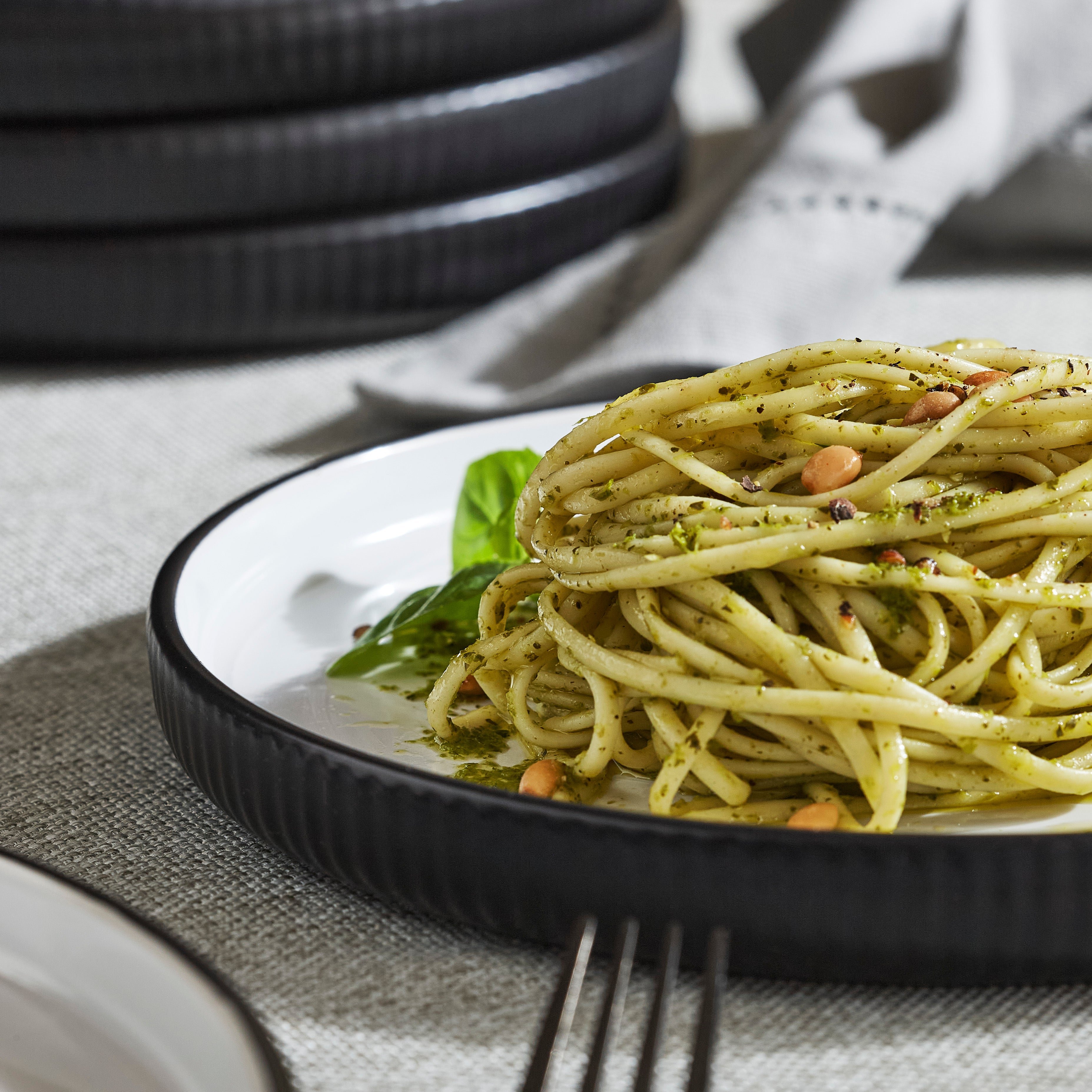 Laro Stoneware Dinnerware Set - Black