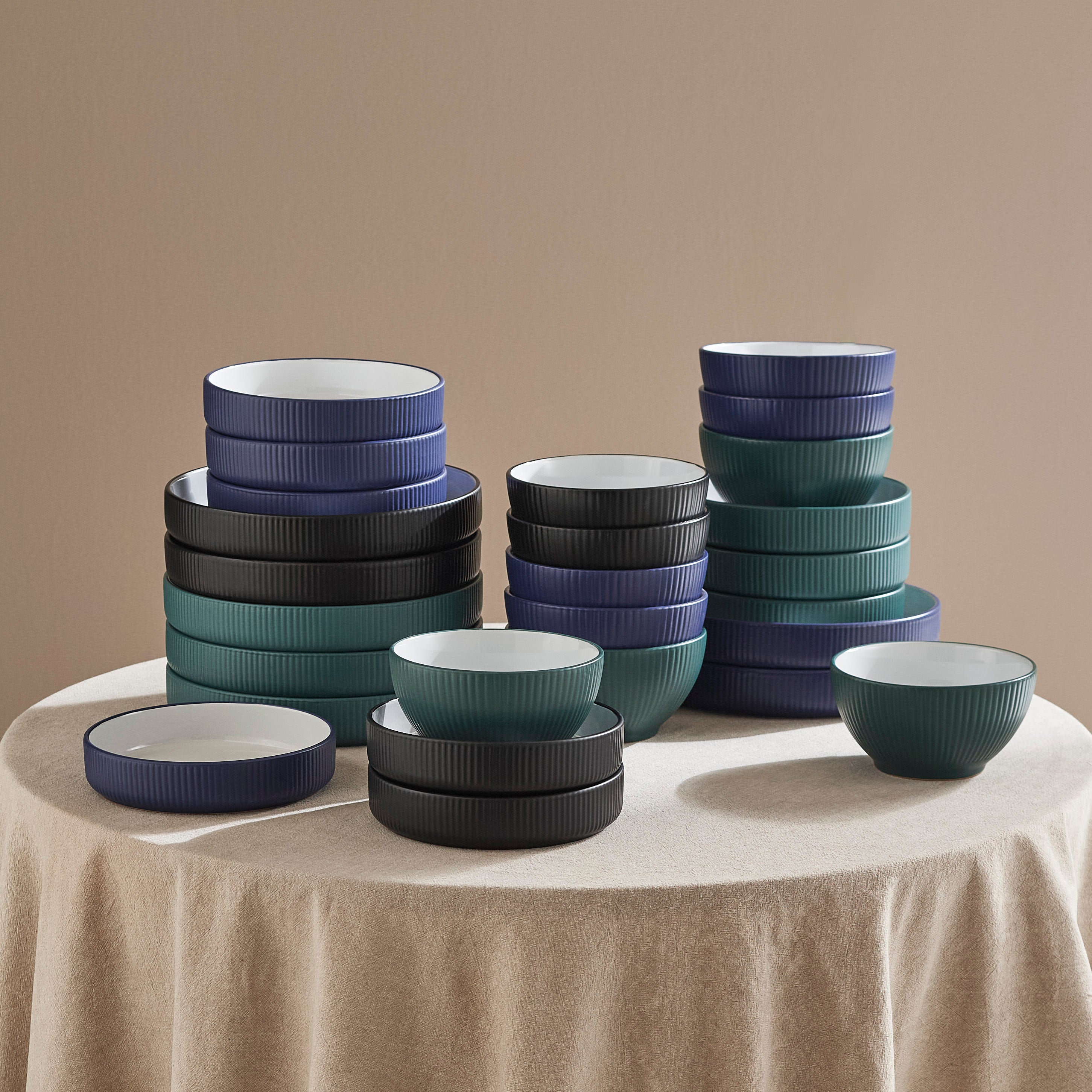 Larosso Stoneware Dinnerware Set - Dark Blue/White