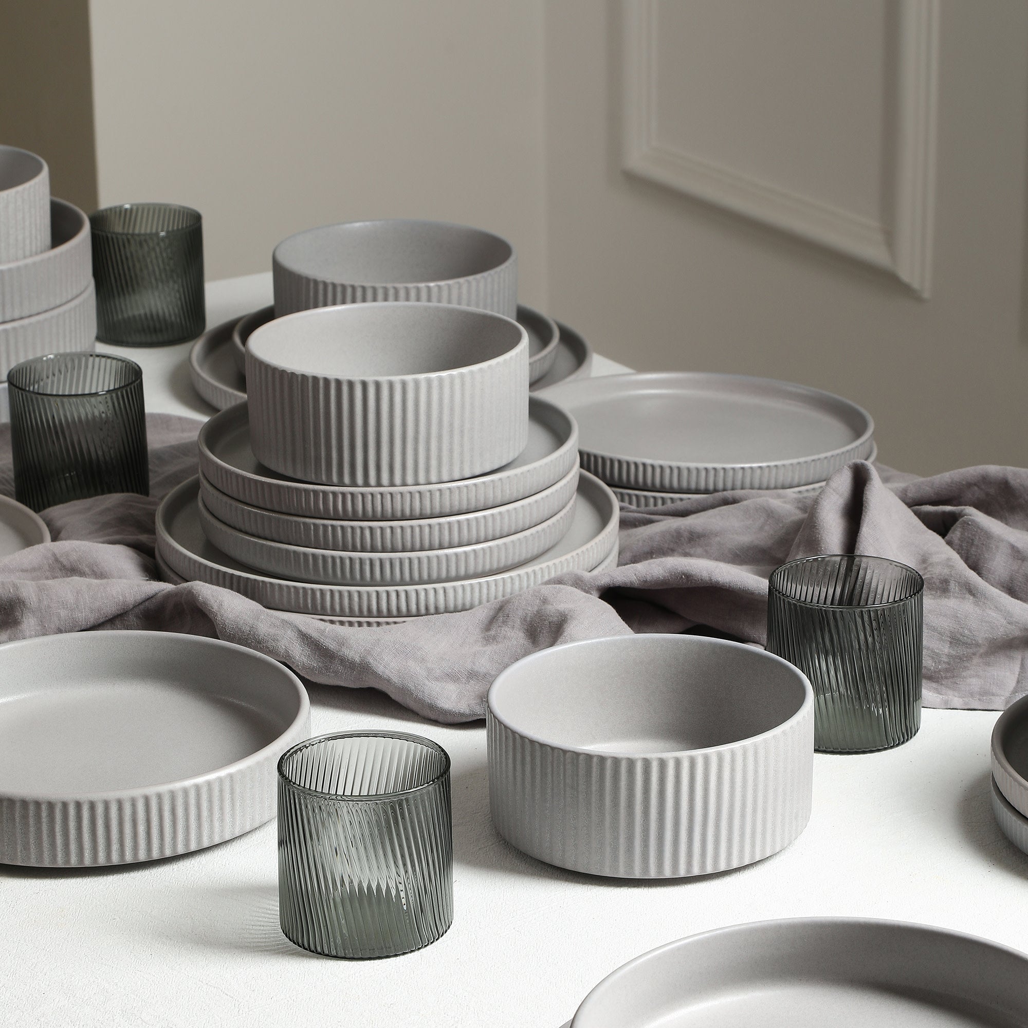 How to Choose Dinnerware for Your Home