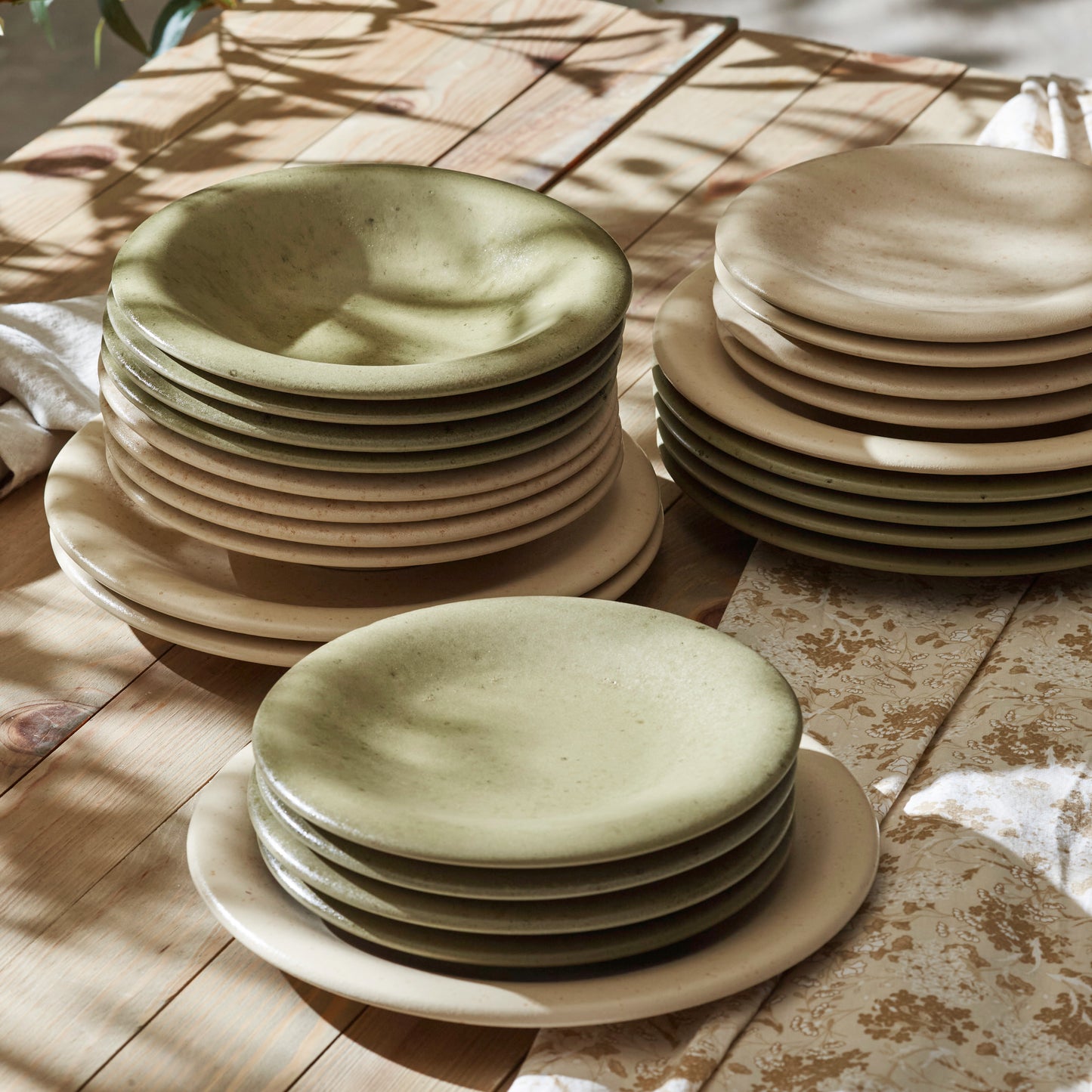 Aro Stoneware Dinnerware Set - Green Matte - Crafted in Portugal - Scratch-Resistant