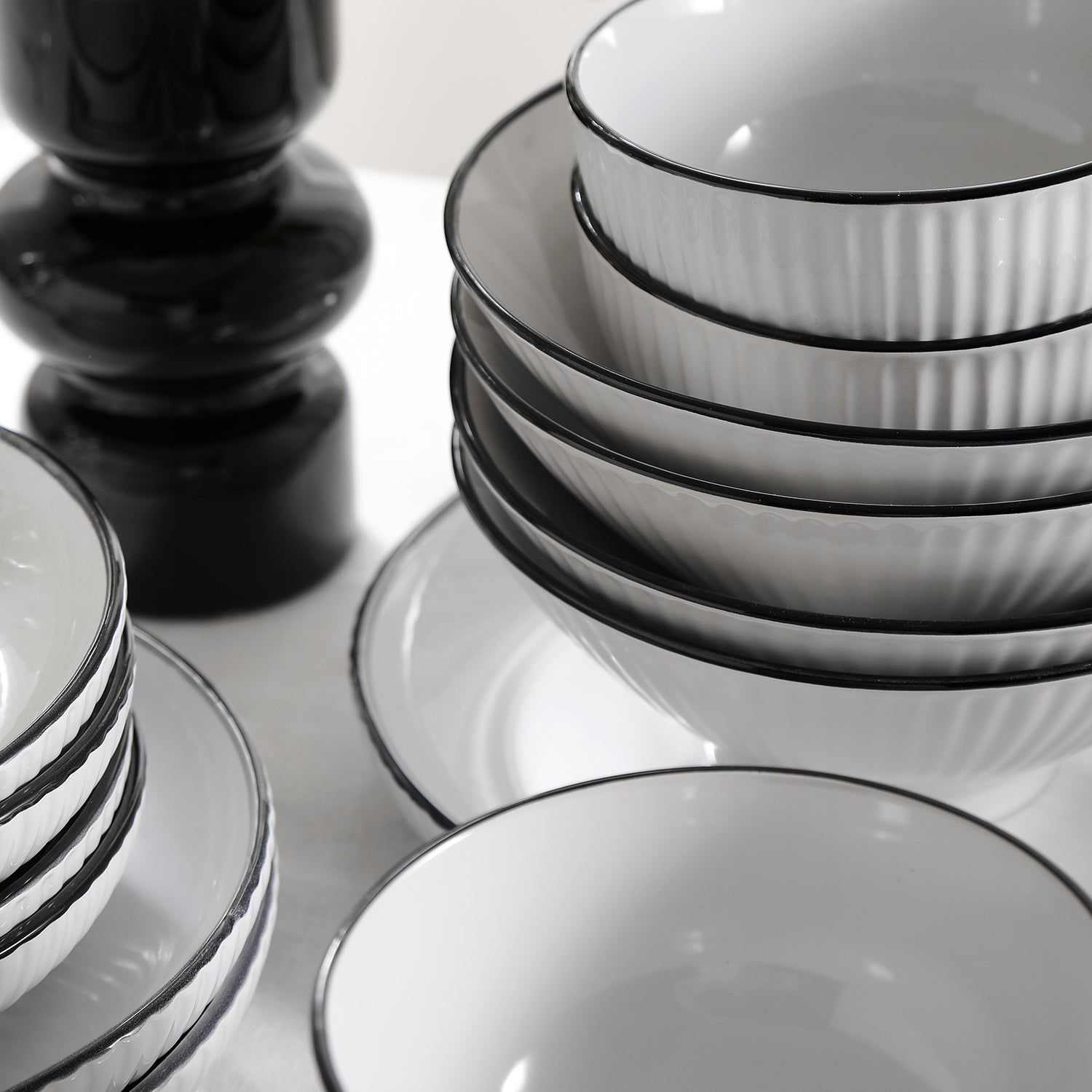 Lustra Stoneware Dinnerware Set - White