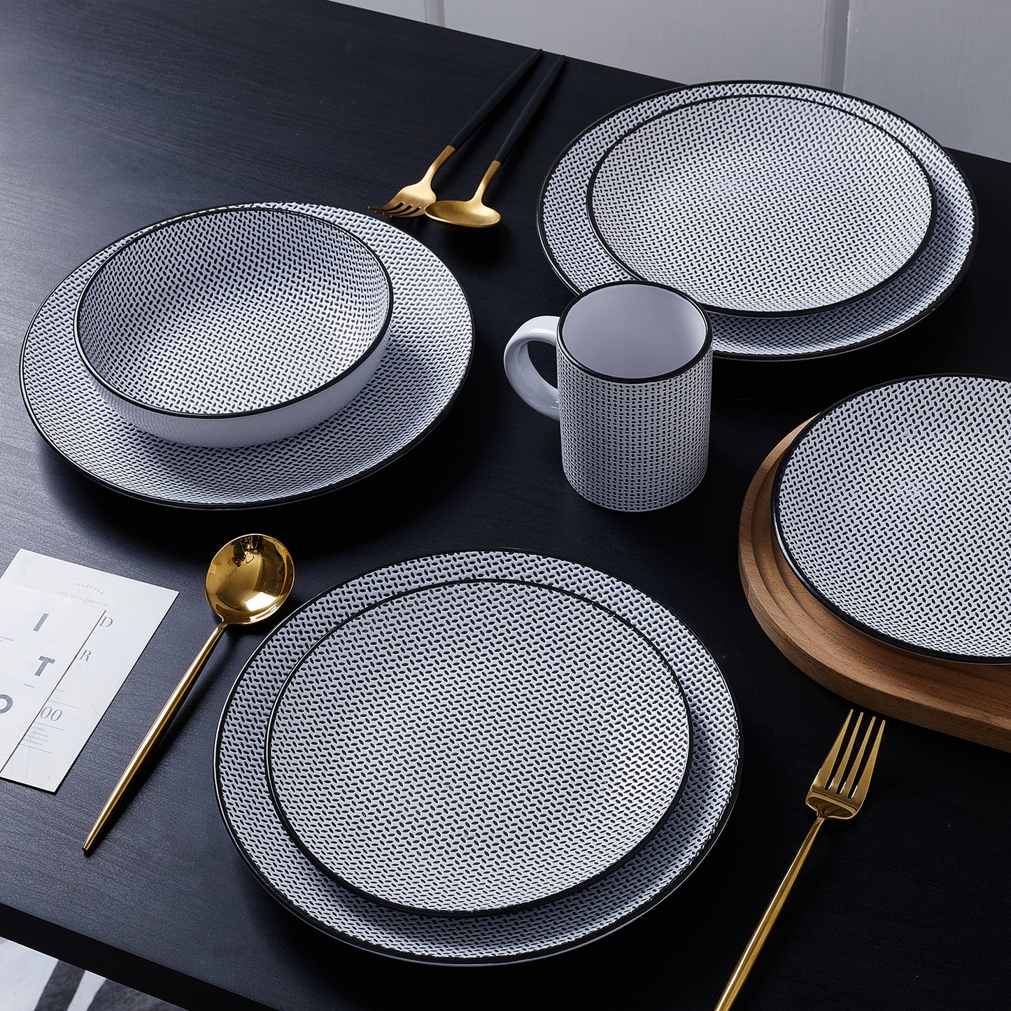 Daisy Stoneware Dinnerware Set - White And Black