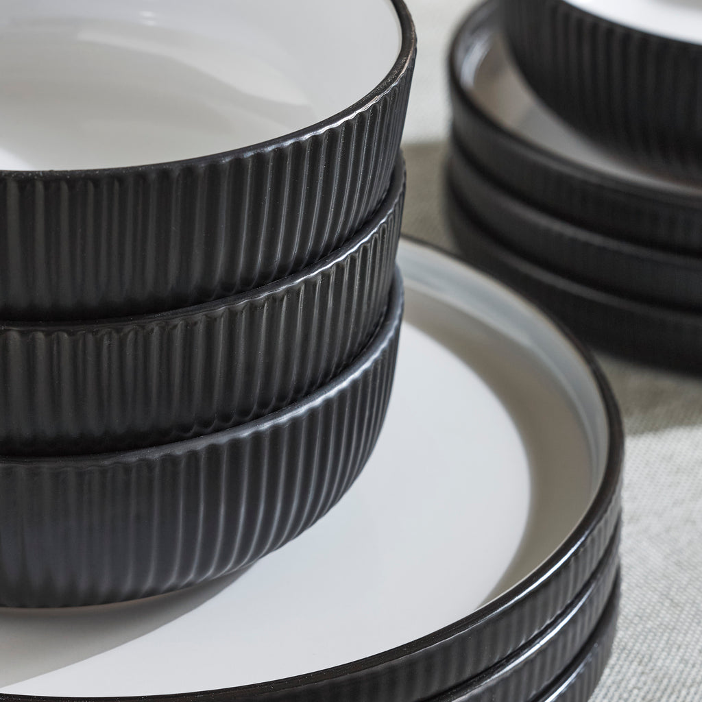 Laro Stoneware Dinnerware Set - Black
