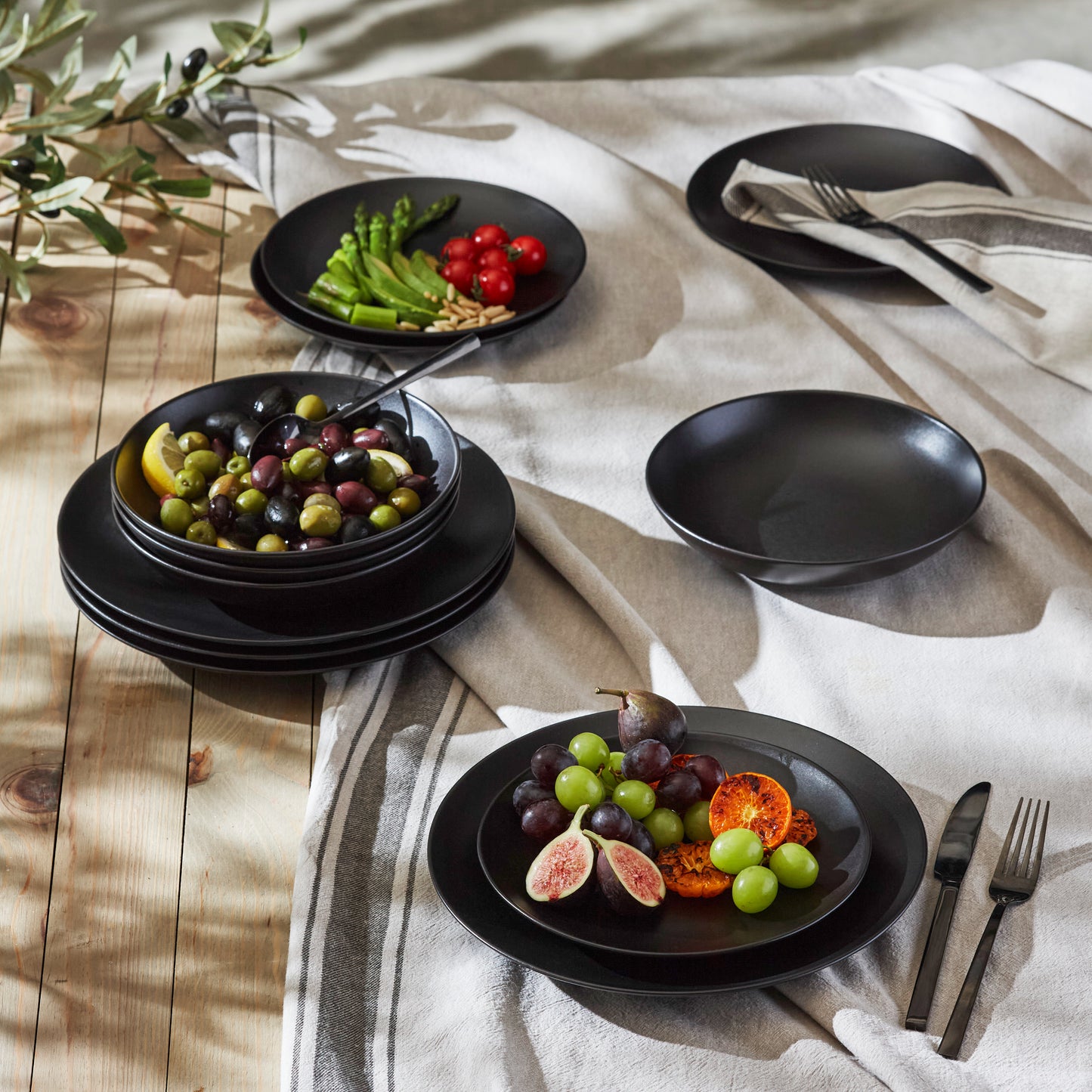 Semplice Stoneware Dinnerware Set - Black Matte - Crafted in Portugal