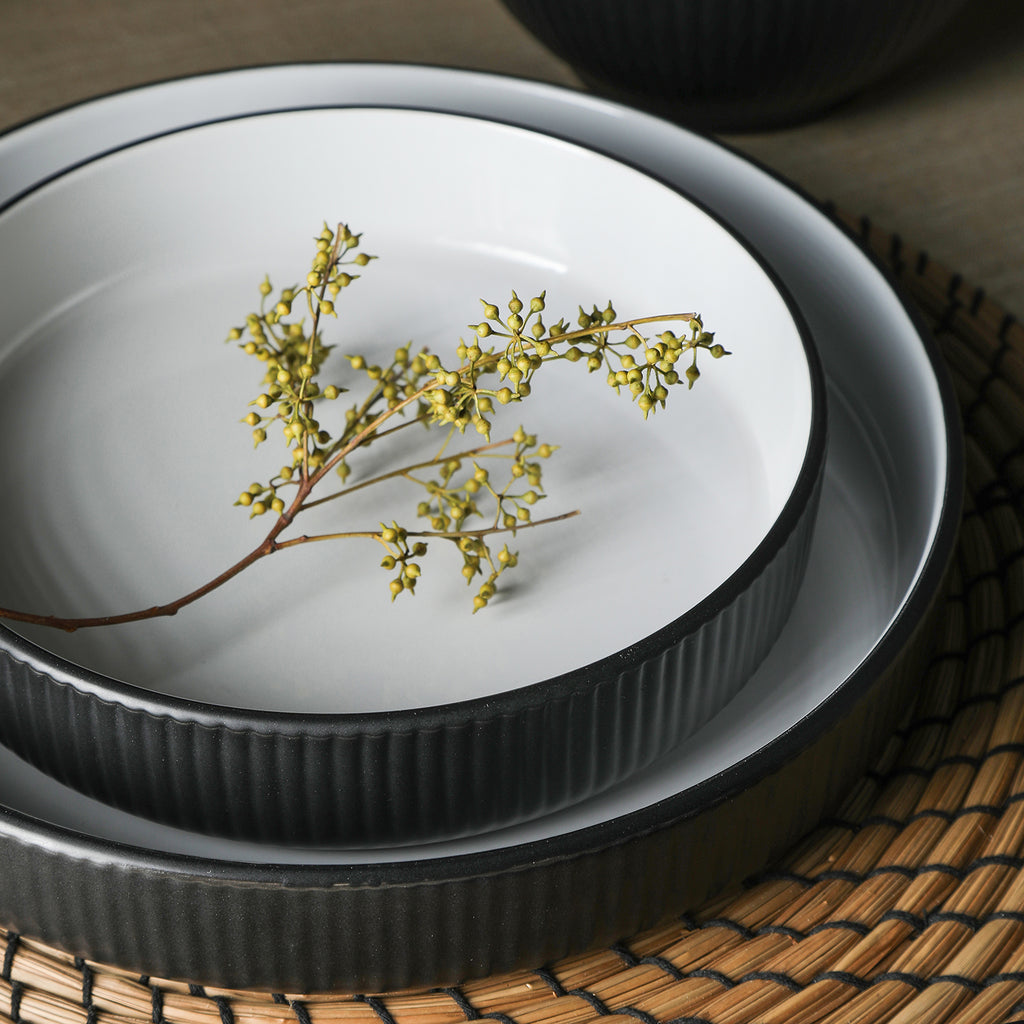 Larosso Stoneware Dinnerware Set - Black/White