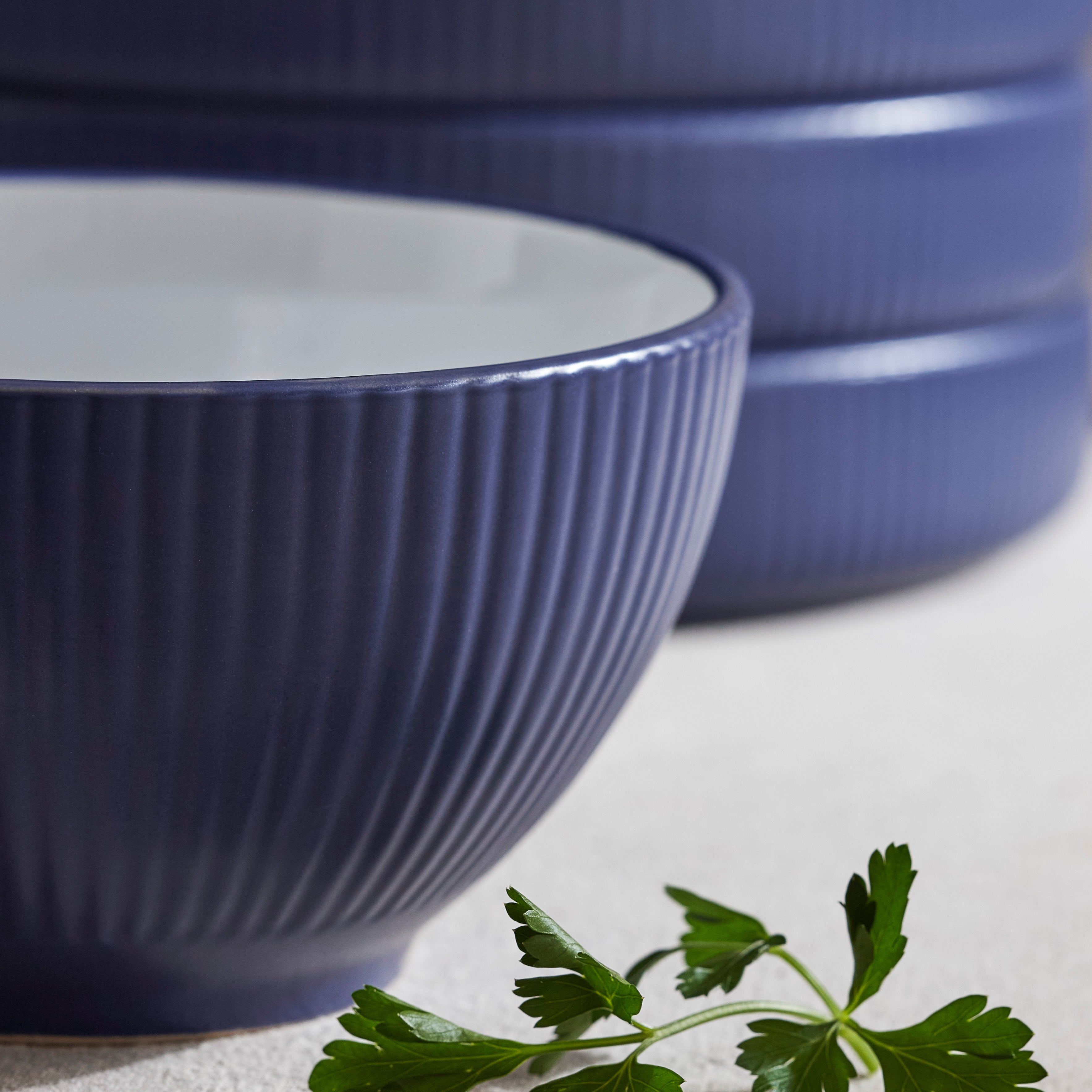 Larosso Stoneware Dinnerware Set - Dark Blue/White