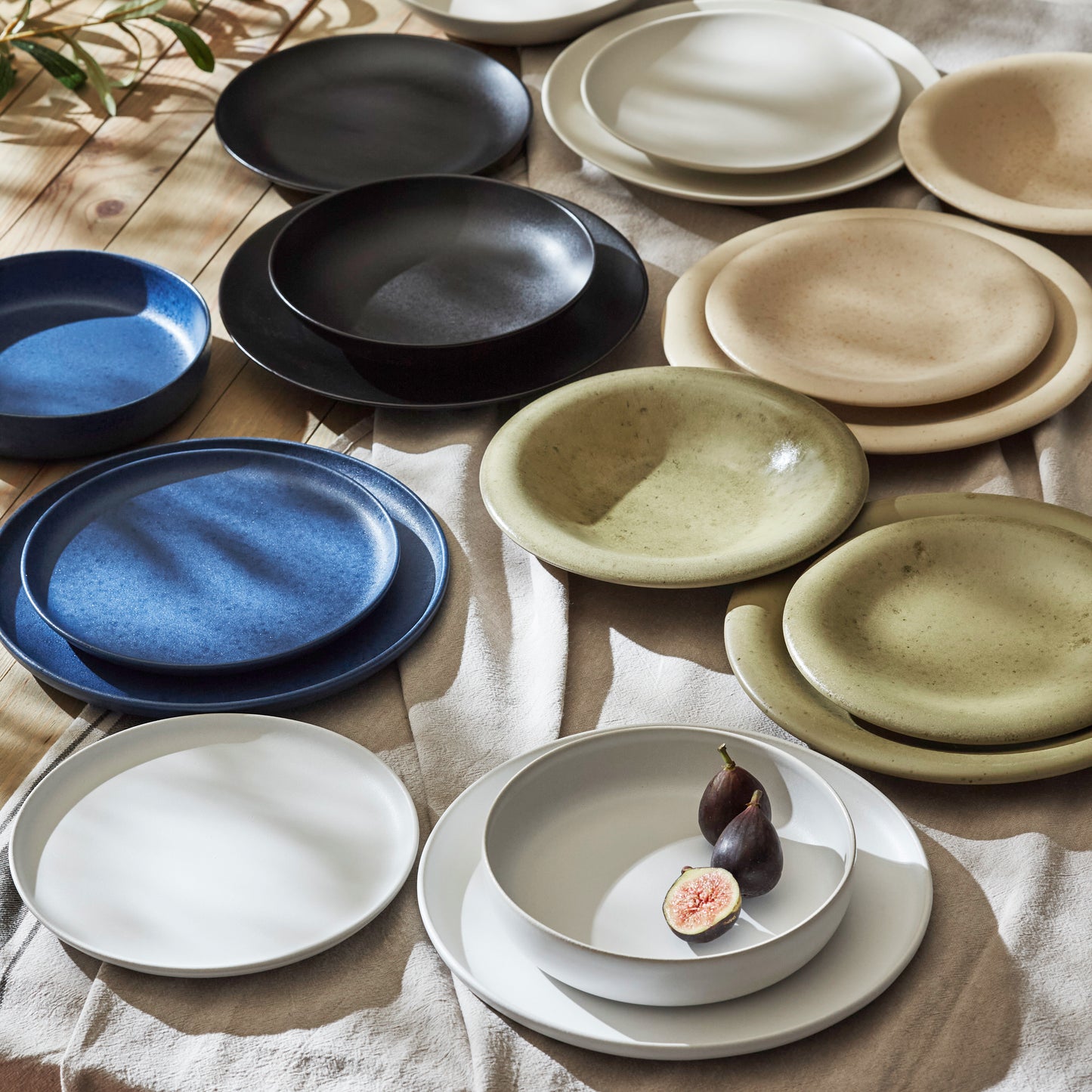 Semplice Stoneware Dinnerware Set - Black Matte - Crafted in Portugal