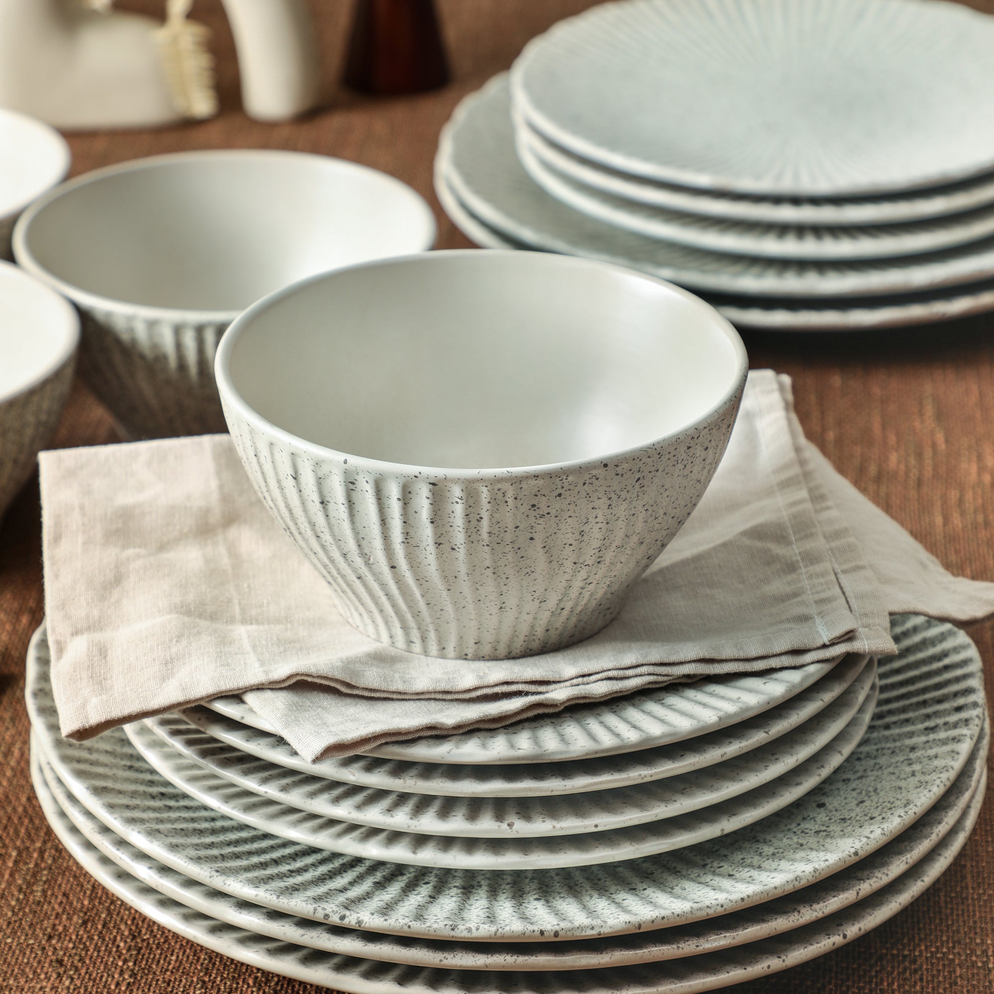 Arlo Stoneware Dinnerware Set