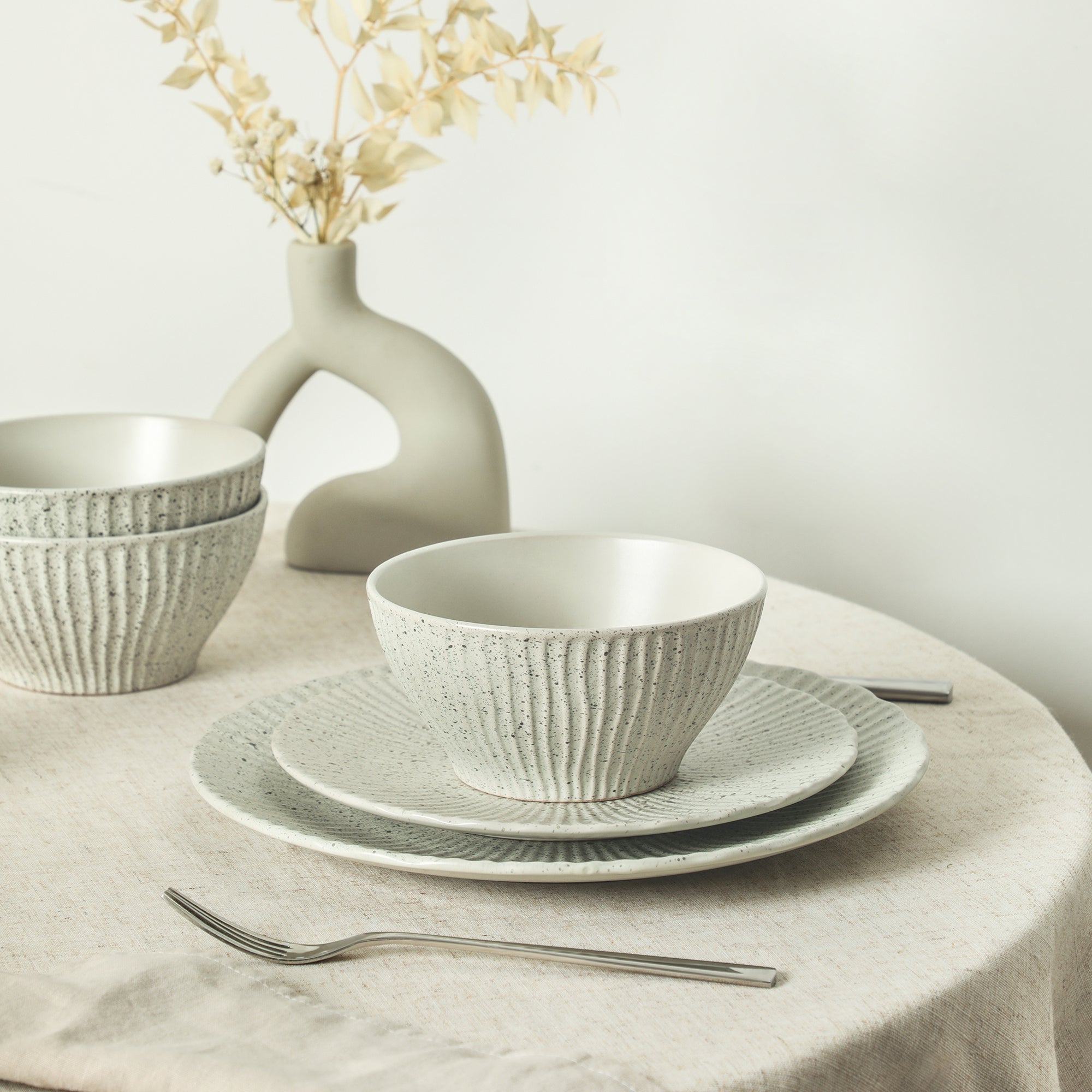 Arlo Stoneware Dinnerware Set