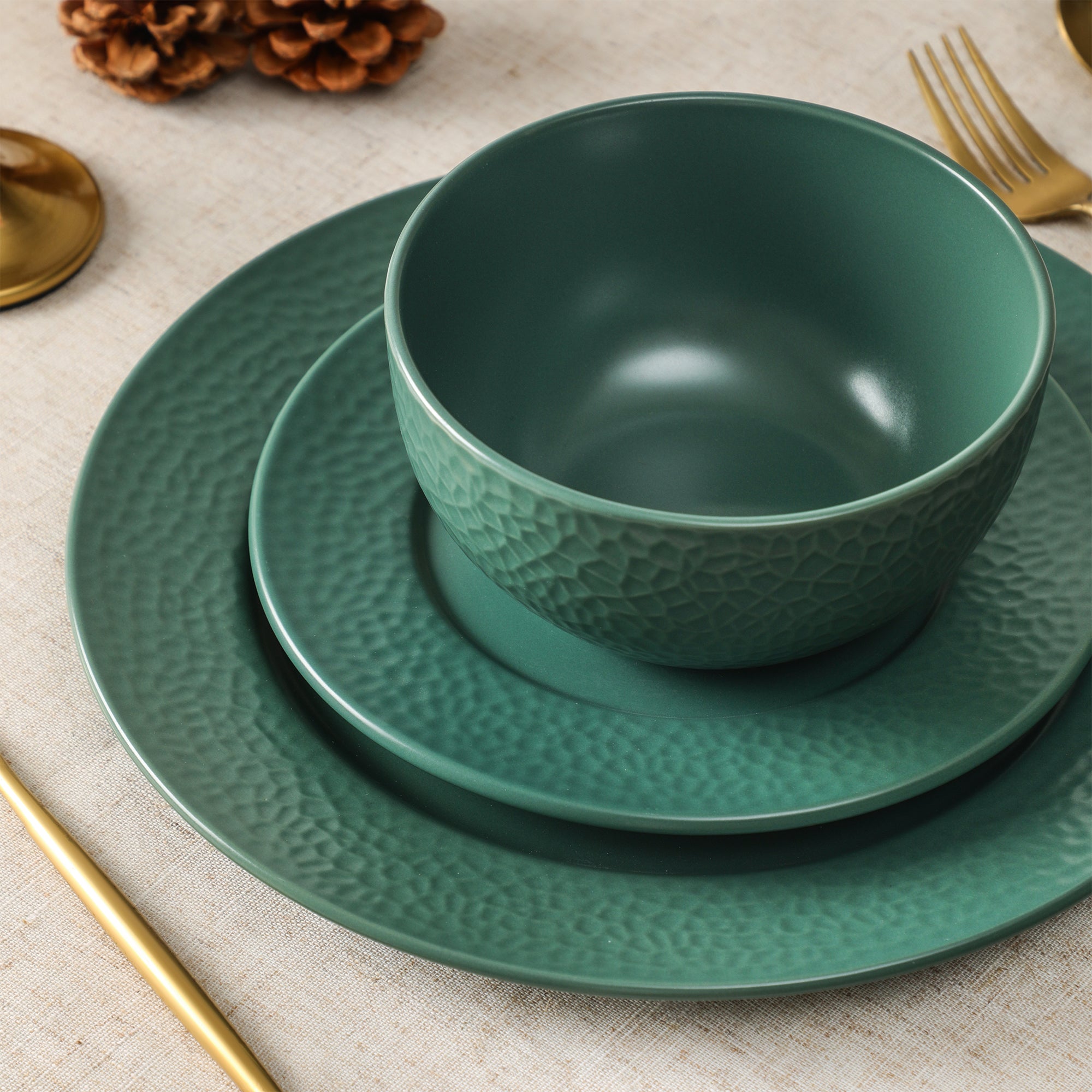 Topaz Stoneware Dinnerware Set