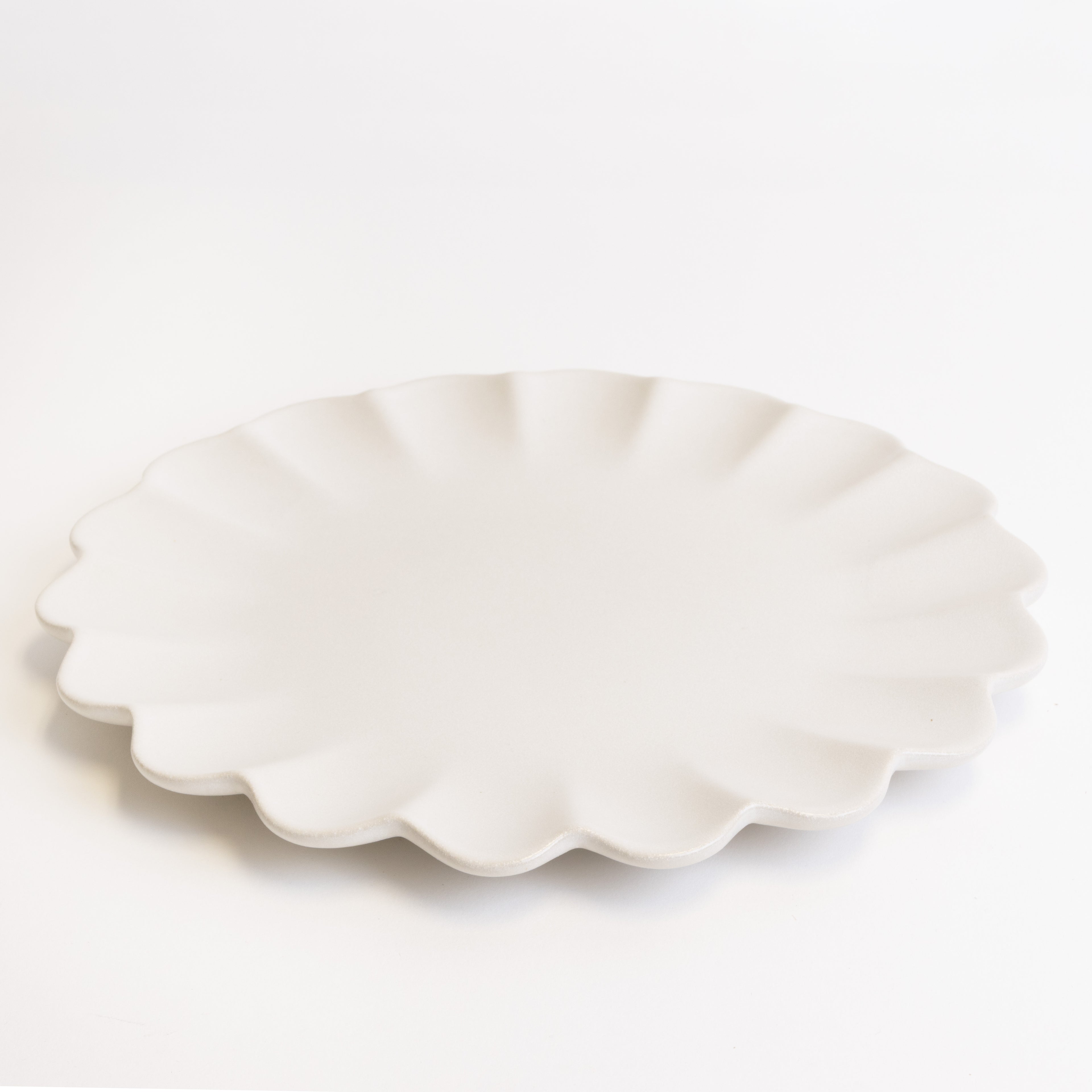 Dhalia Stoneware Dinner Plate - White