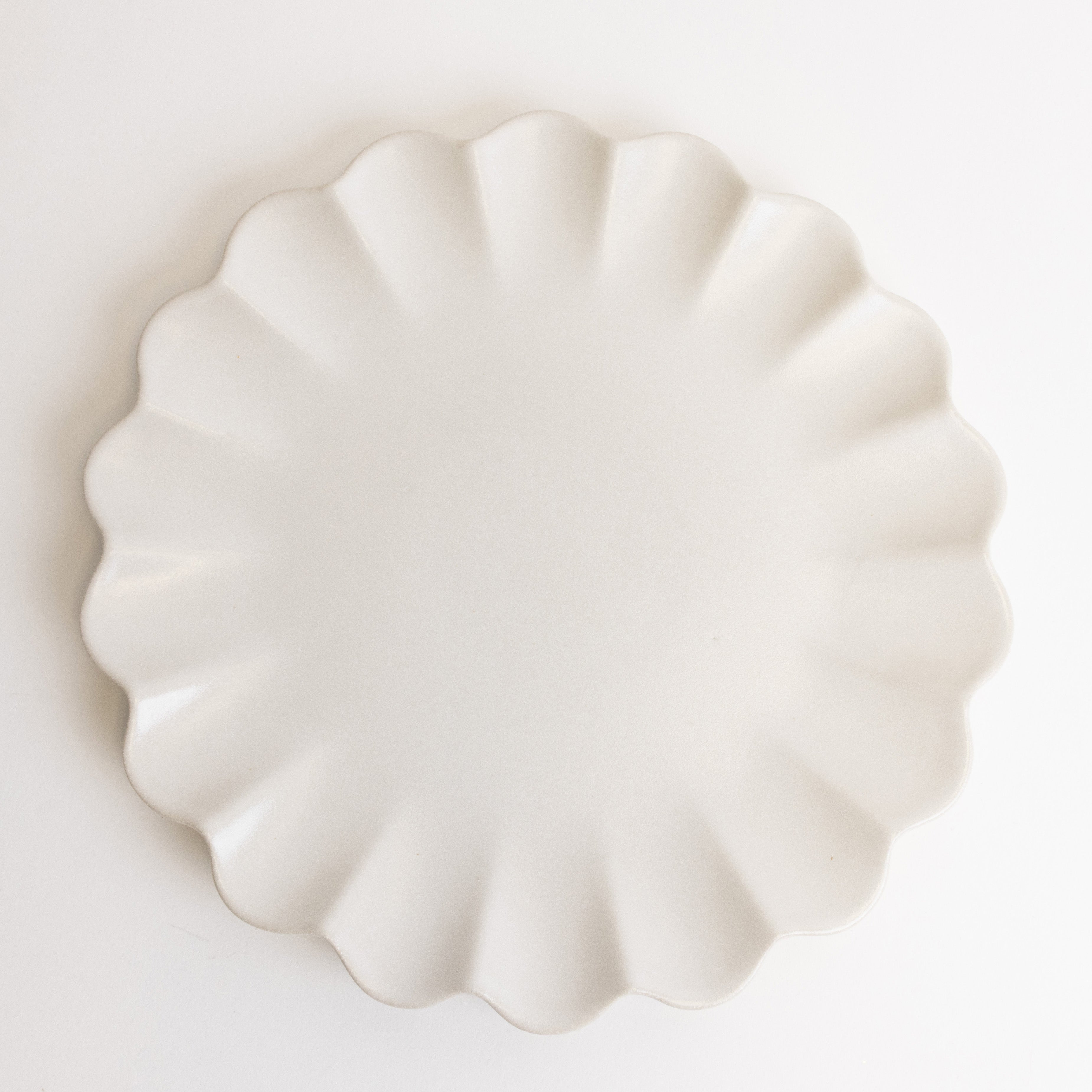 Dhalia Stoneware Dinner Plate - White
