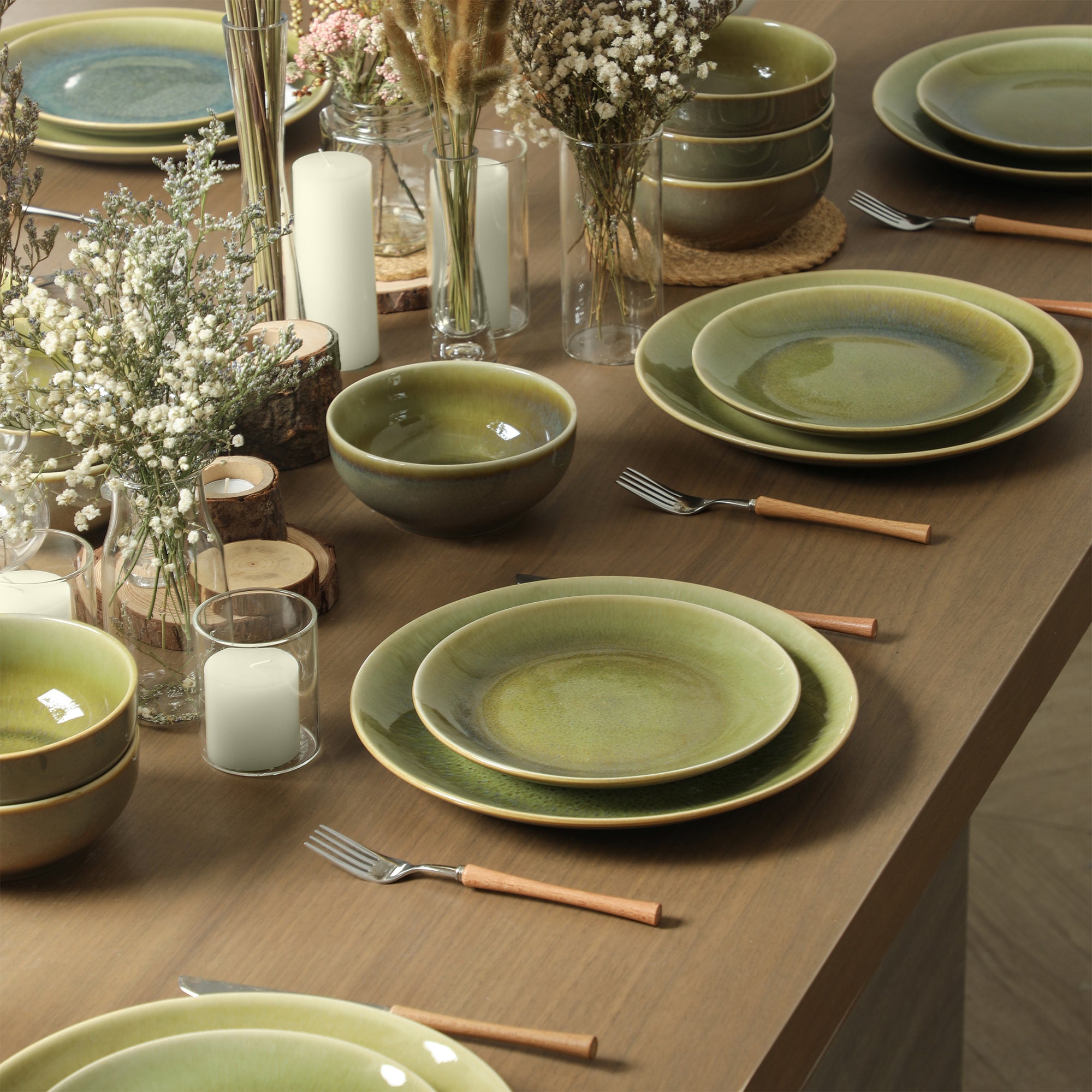 Riley Stoneware Dinnerware Set wiht Pasta Bowls - Green and Blue