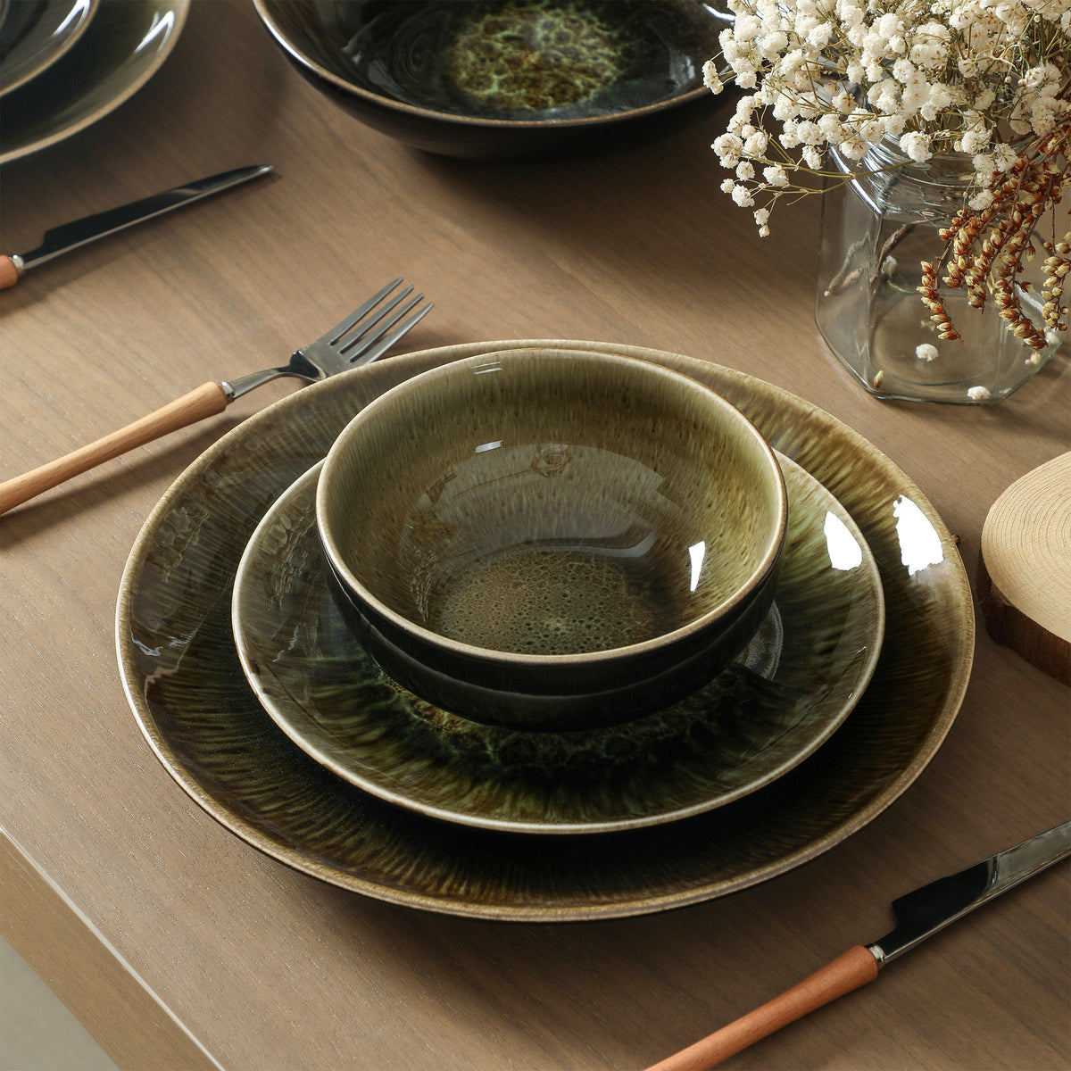 Riley Stoneware Dinnerware Set - Black and Green