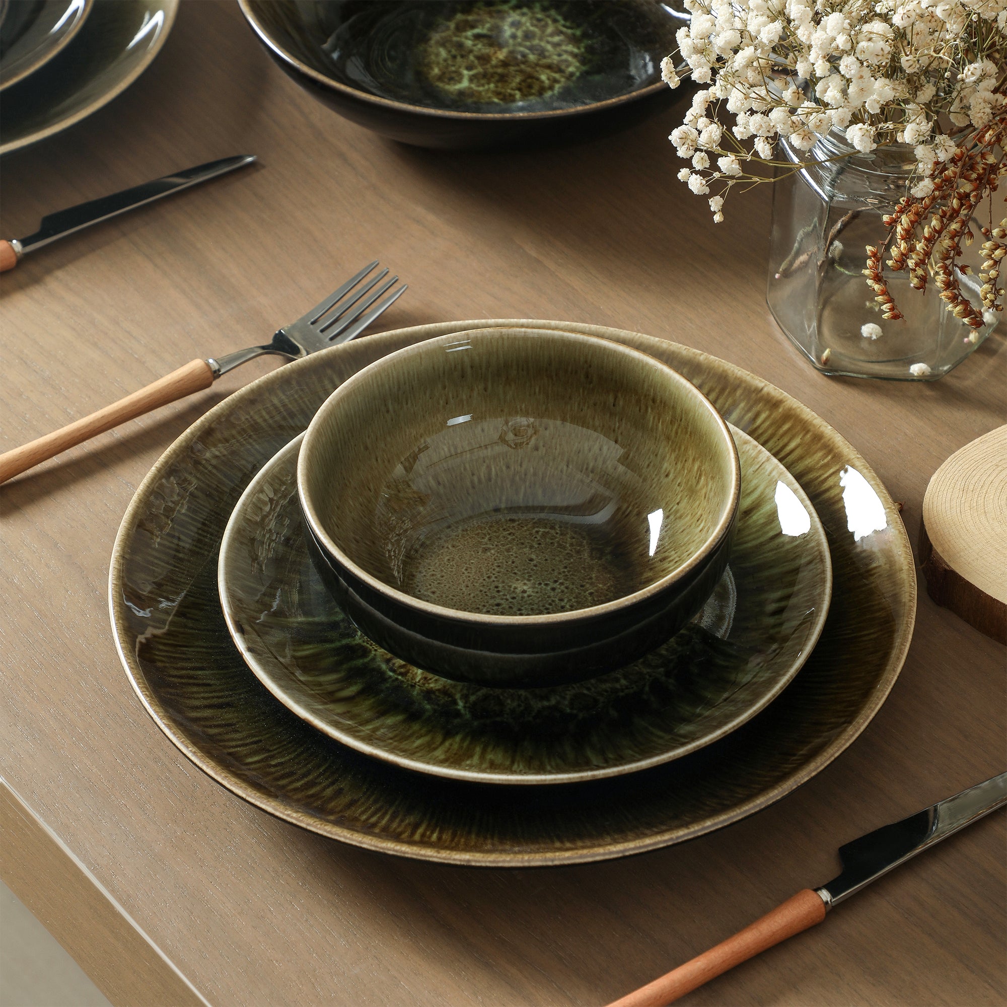 Riley Stoneware Dinnerware Set - Black and Green