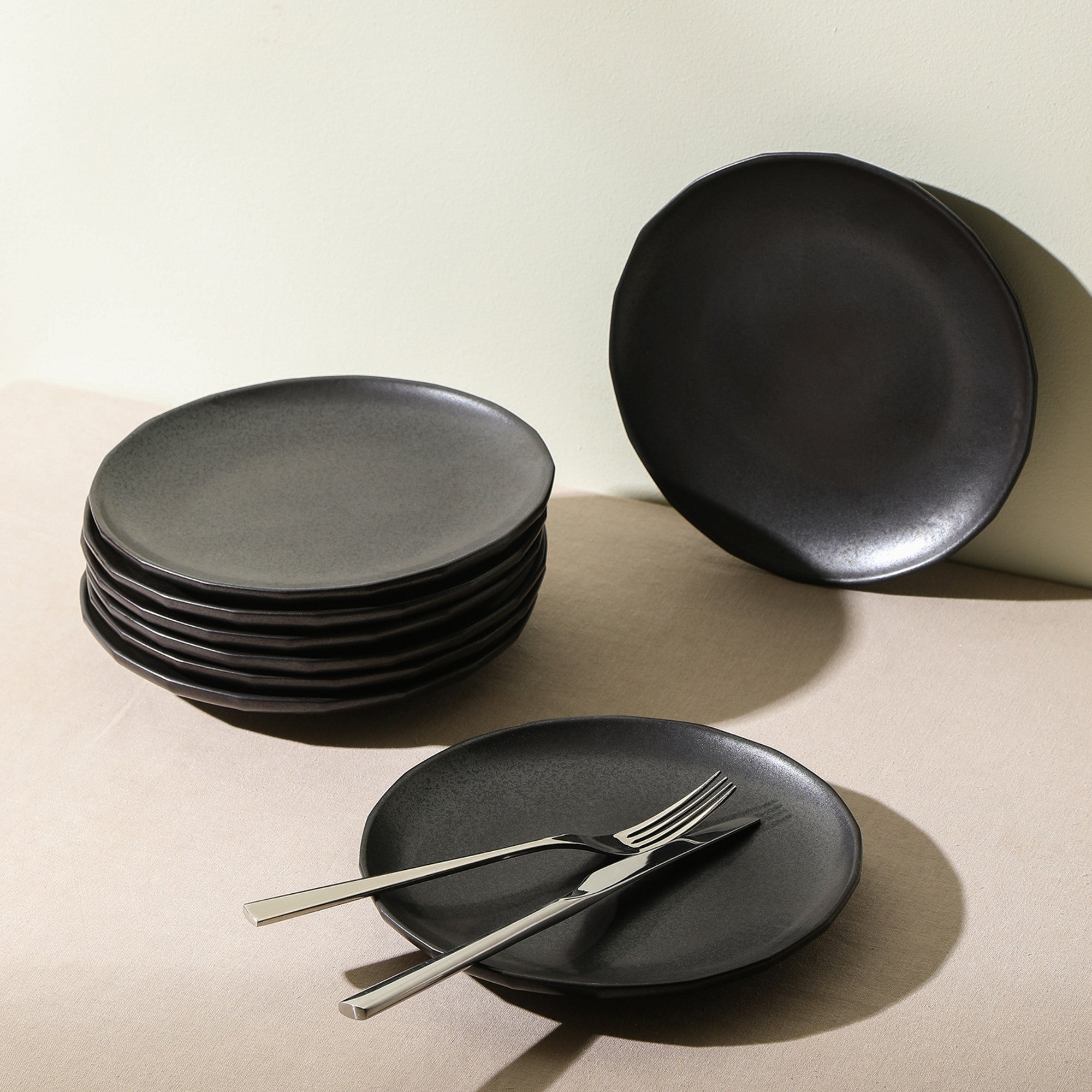 Rio Stoneware Dinner Plate - Black - Thumbnail 2