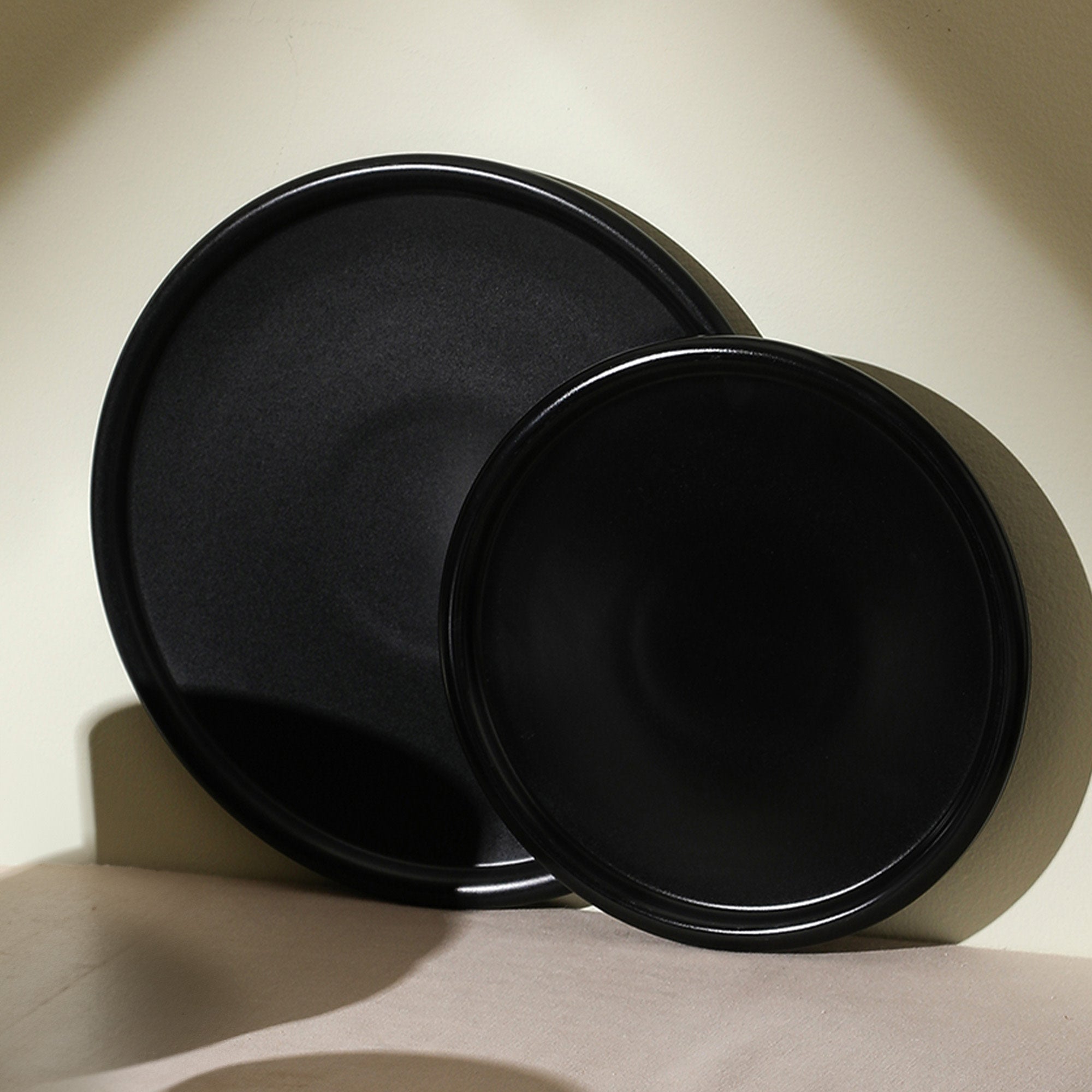 Eden Stoneware Dinner Plate - Black - Thumbnail 2