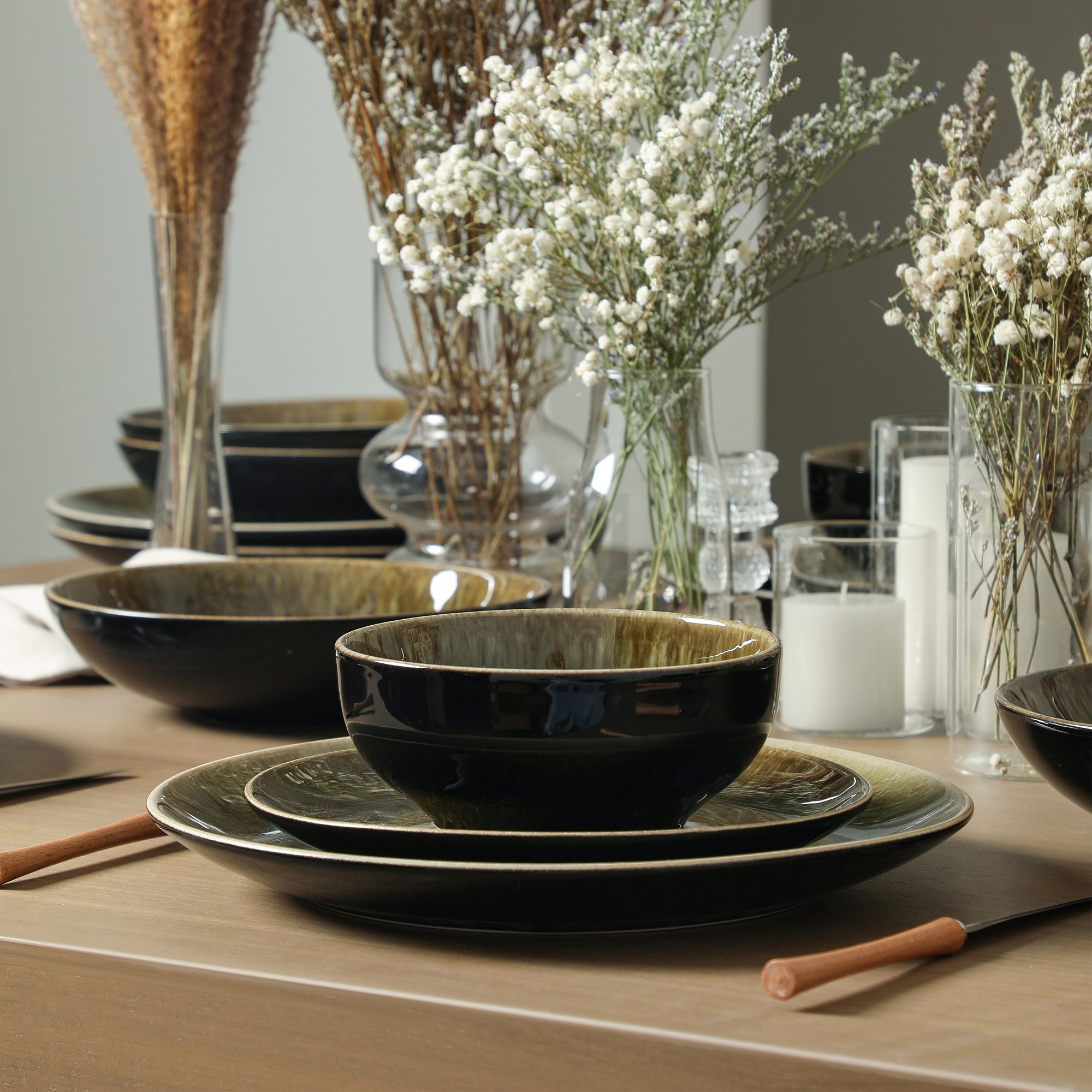 Riley Stoneware Dinnerware Set - Black and Green
