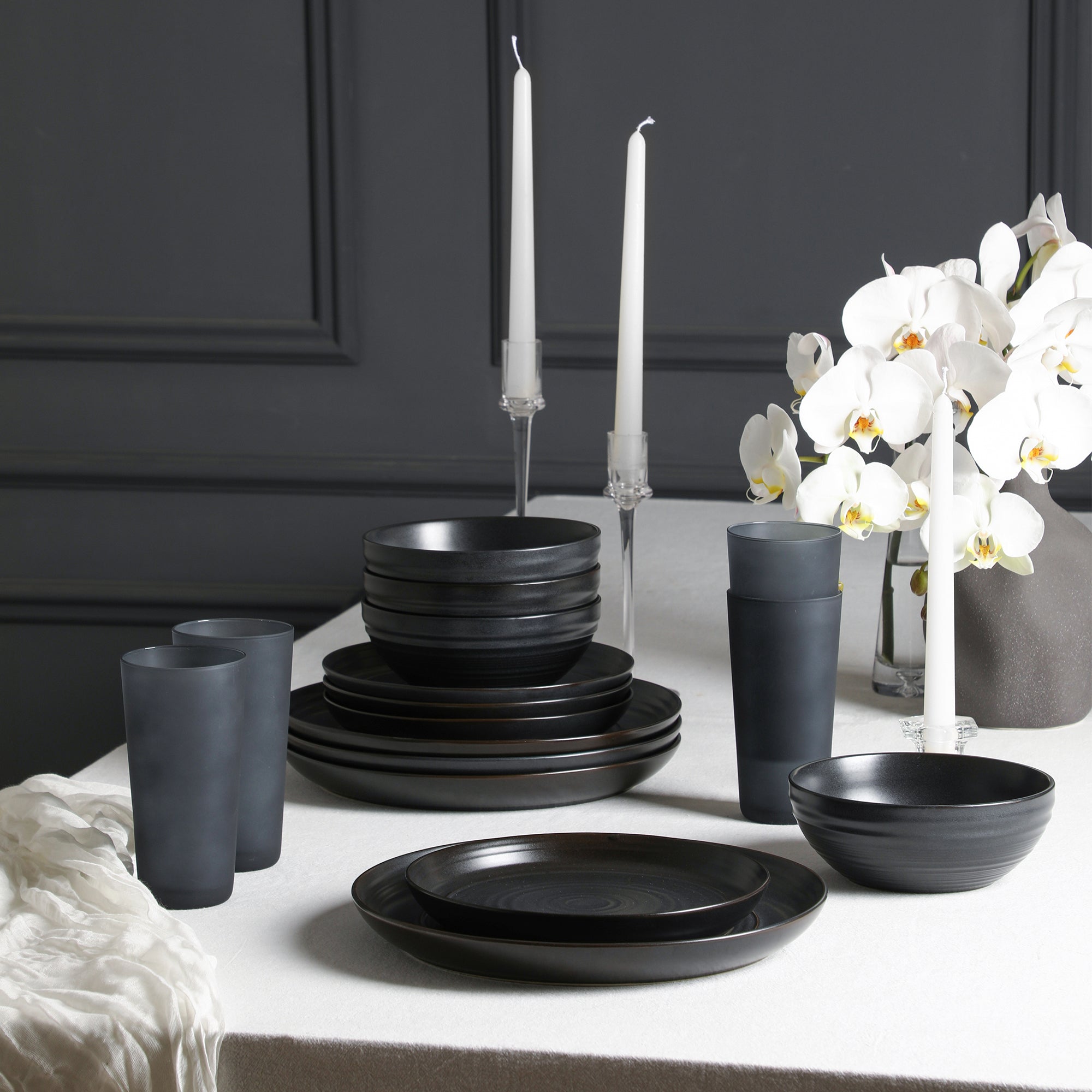 Elio Stoneware Dinnerware Set - Black