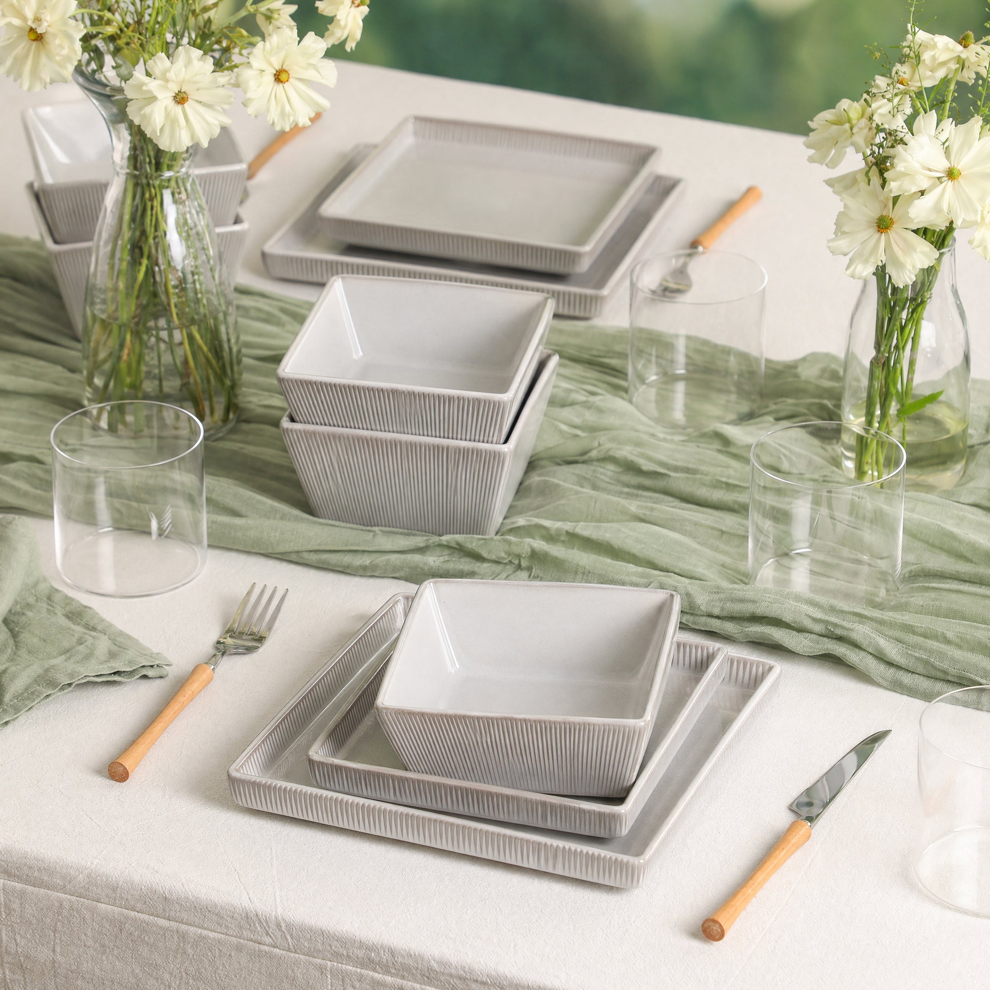 Stone + Lain Orbit Stoneware White Dinnerware Set | 24-Piece