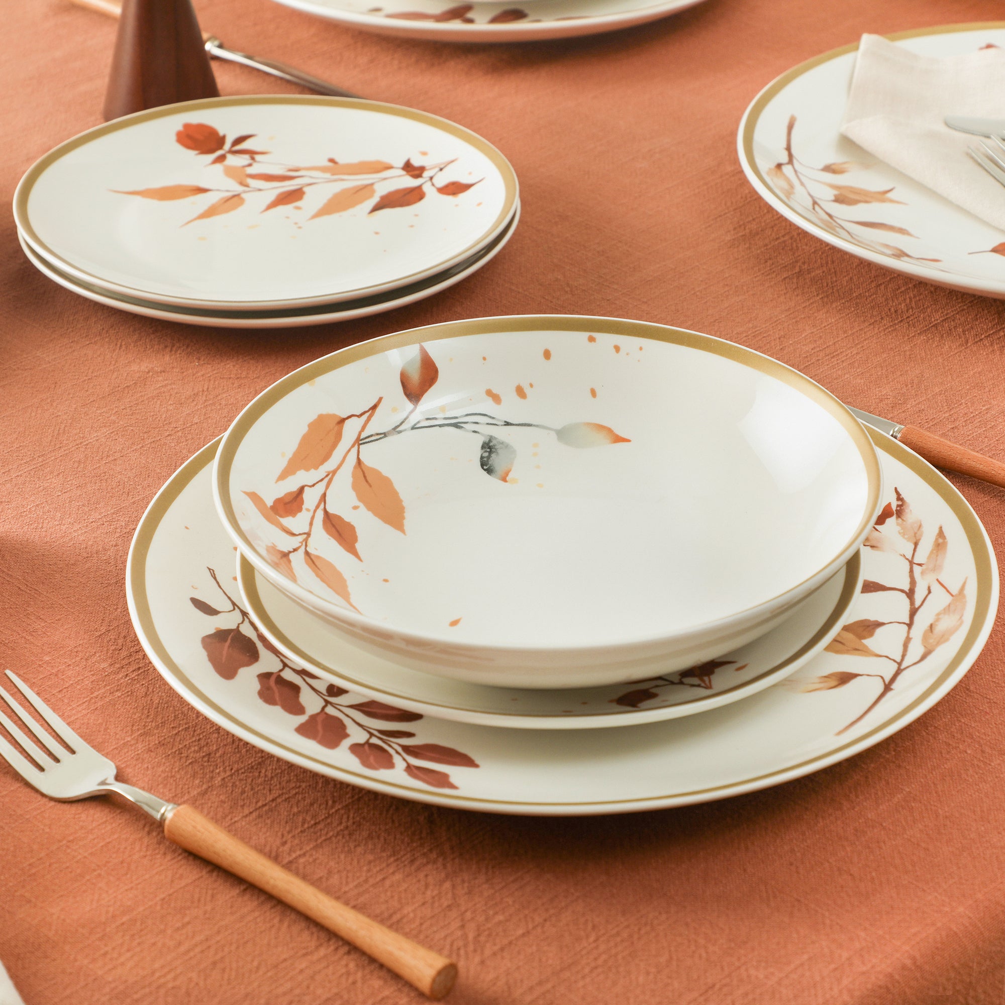 Maple Porcelain Dinnerware Set - White