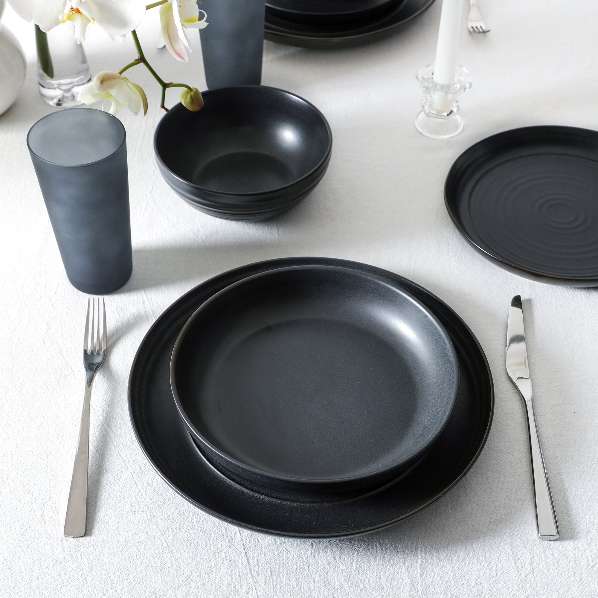 Elio Stoneware Dinnerware Set - Black