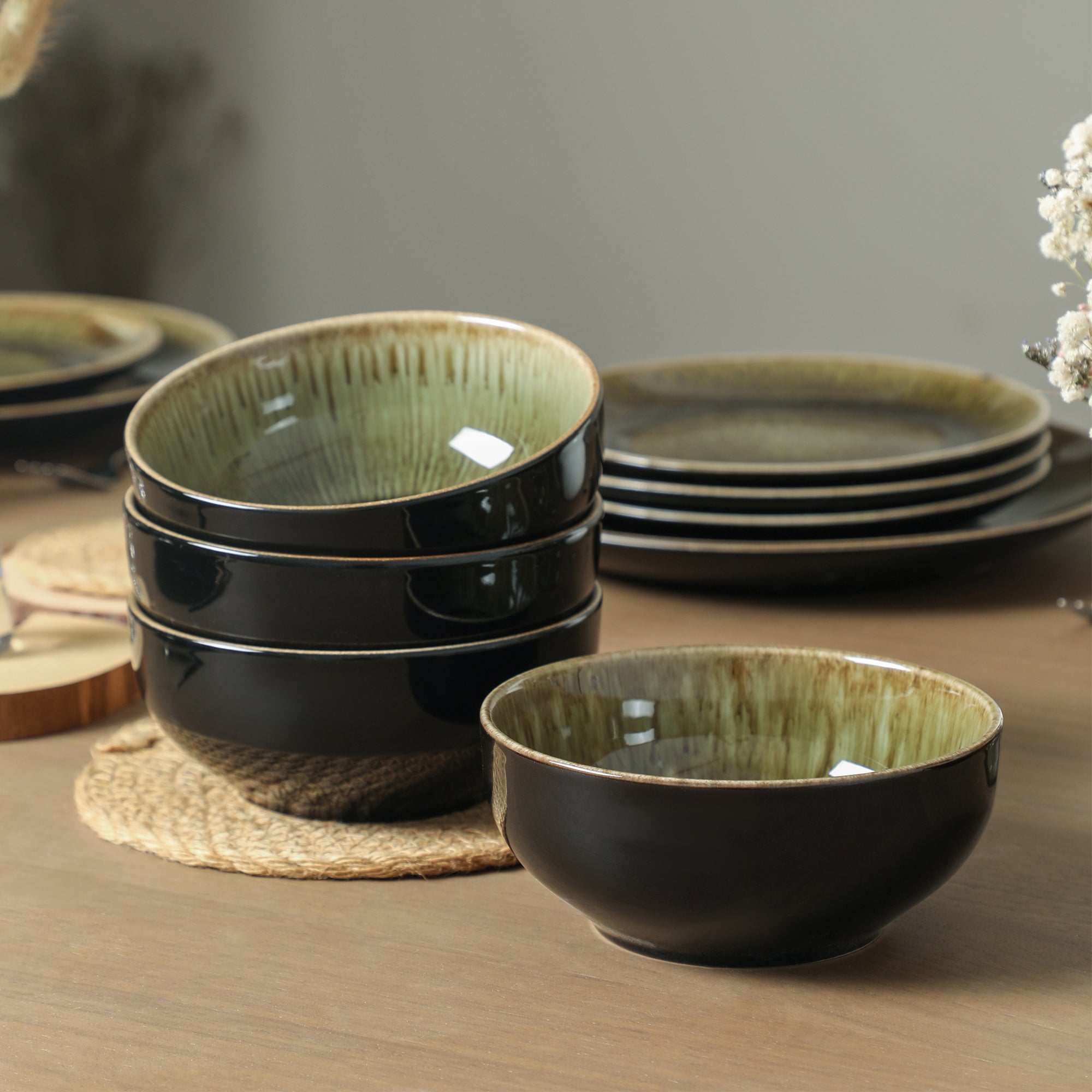 Riley Stoneware Dinnerware Set - Black and Green