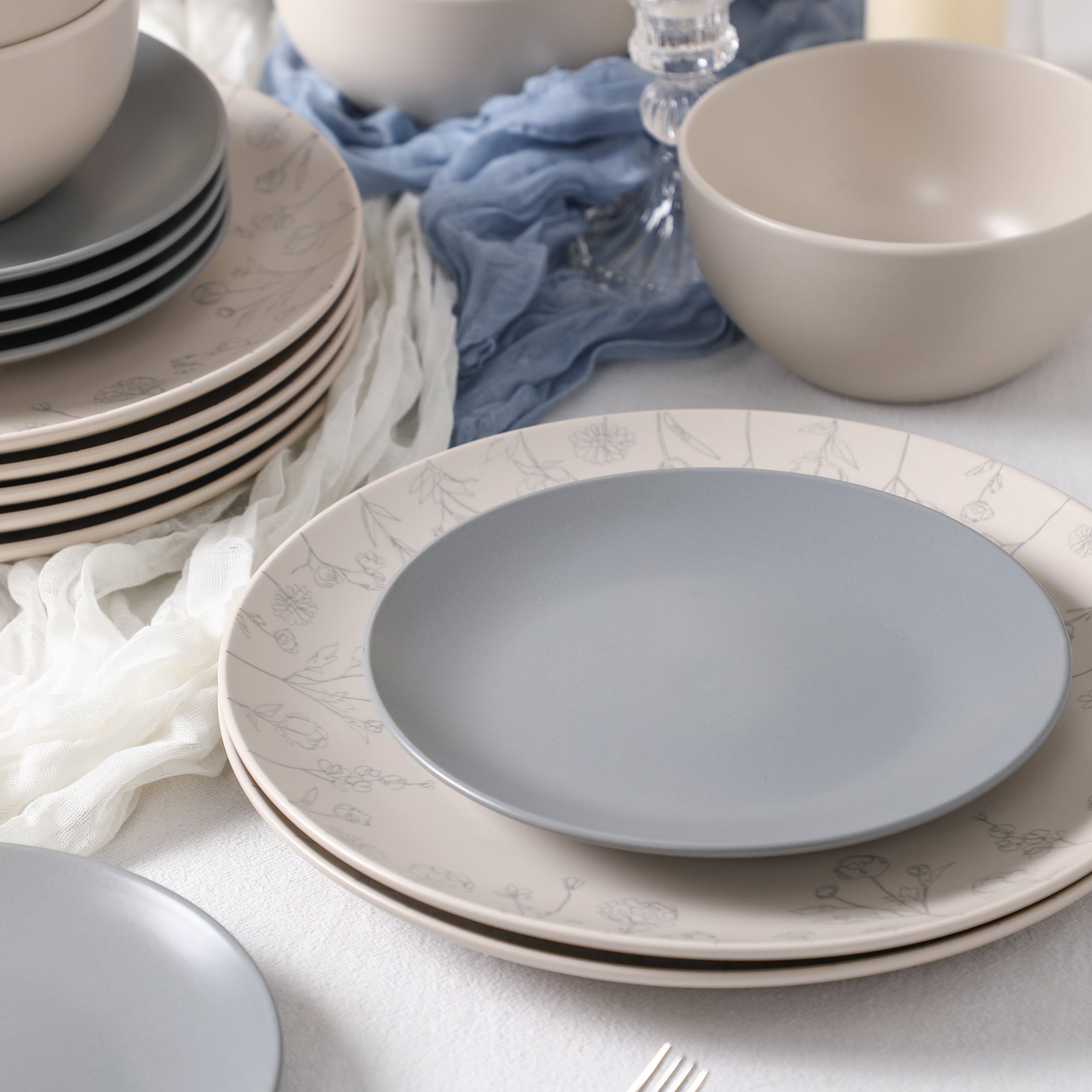 Camelia Stoneware Dinnerware Set