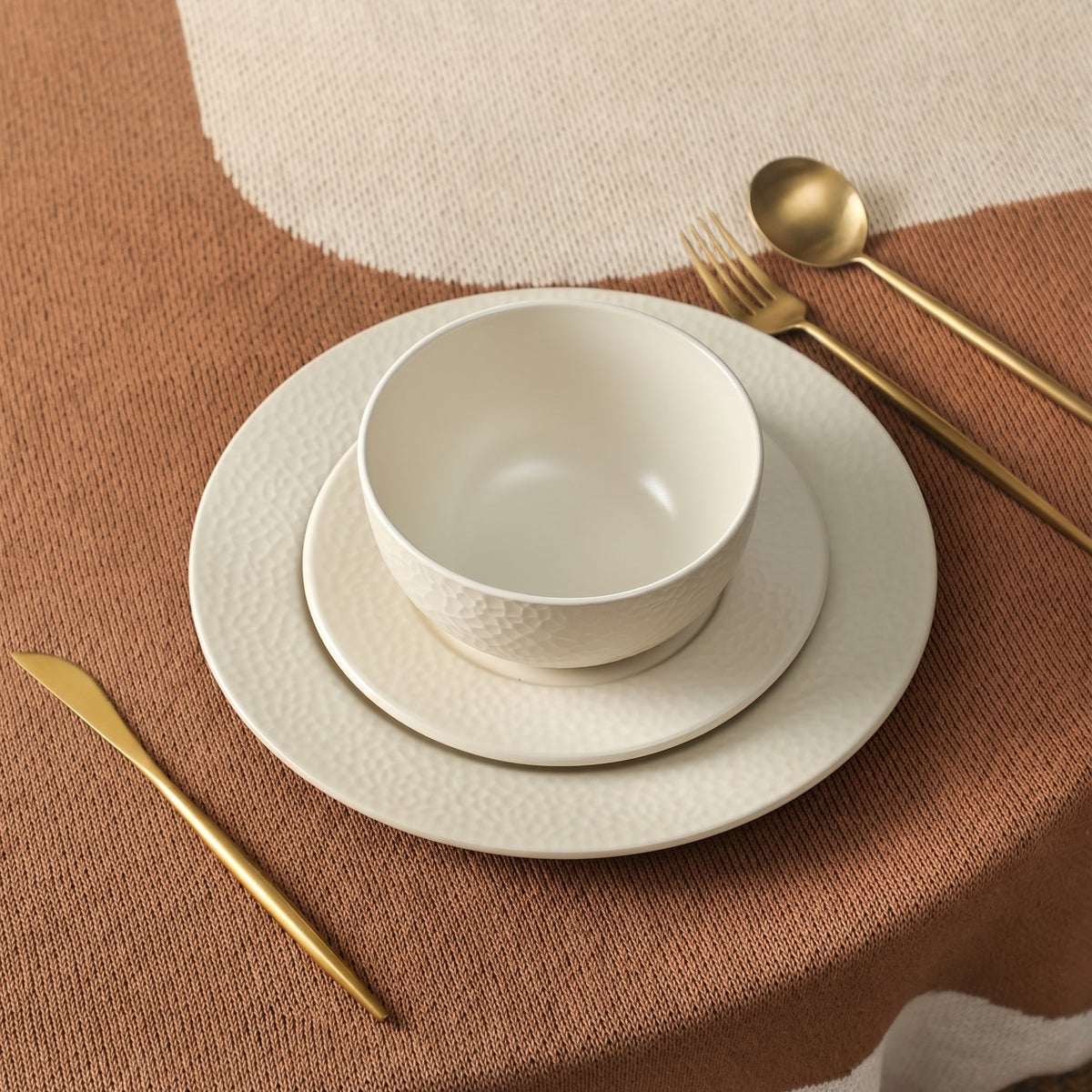 Topaz Stoneware Dinnerware Set