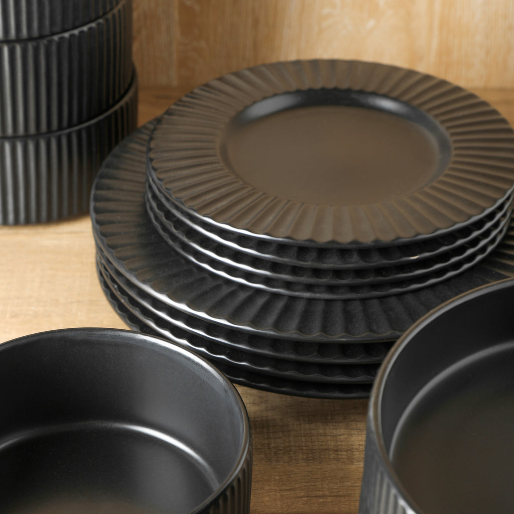 Lusso Stoneware Dinnerware Set - Black