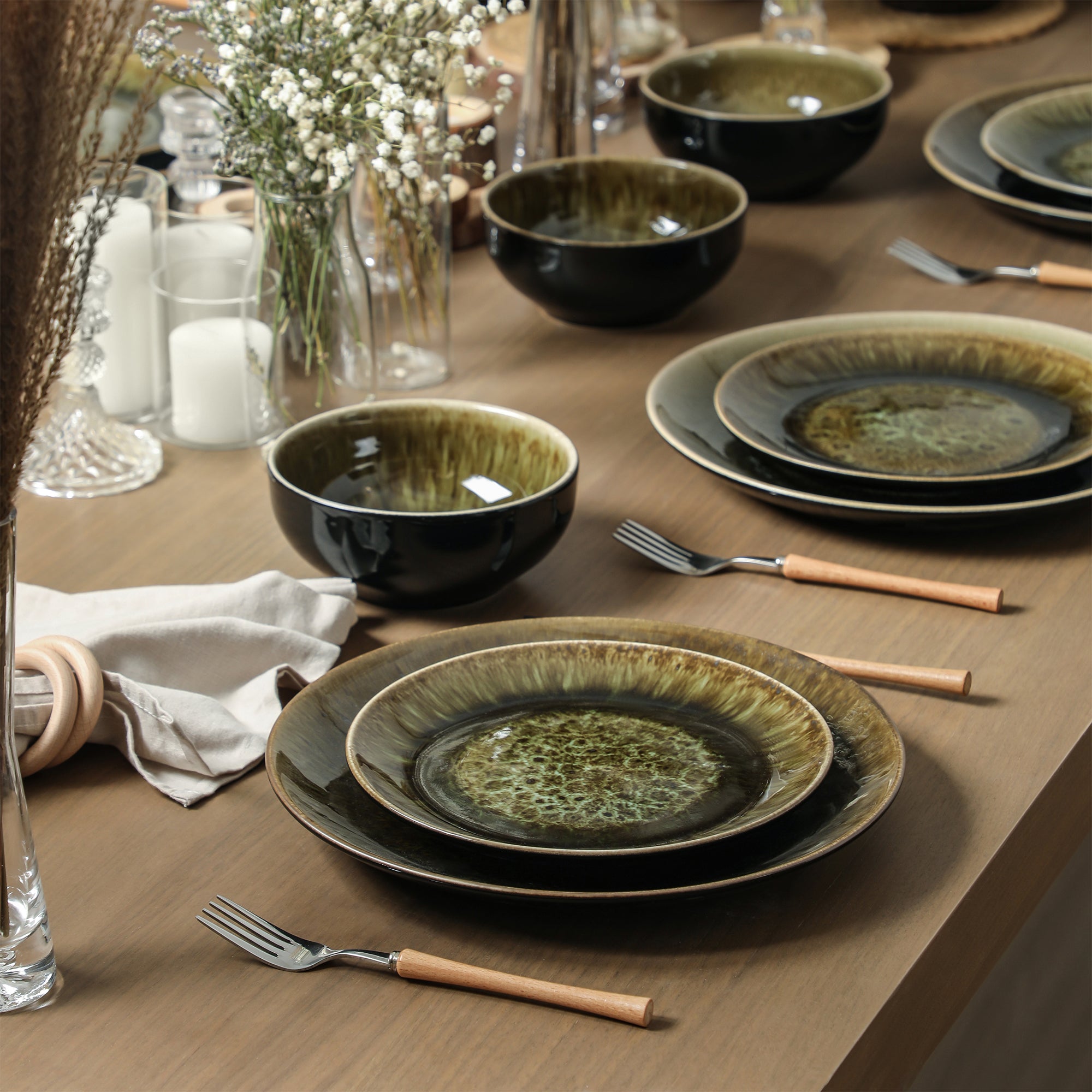 Riley Stoneware Dinnerware Set - Black and Green