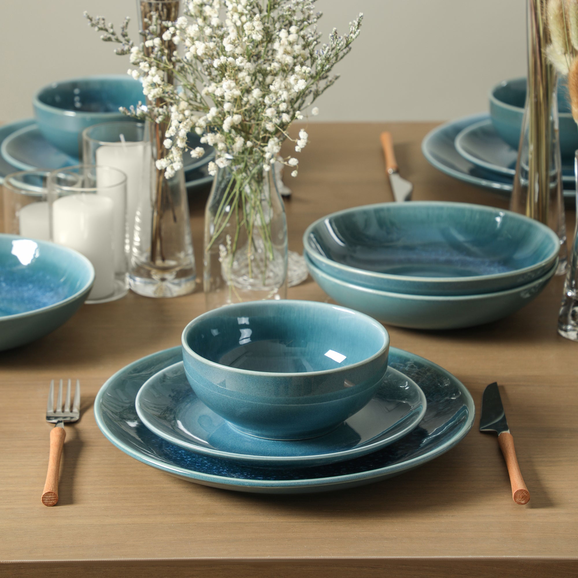 Riley Stoneware Dinnerware Set with Pasta Bowls - Blue