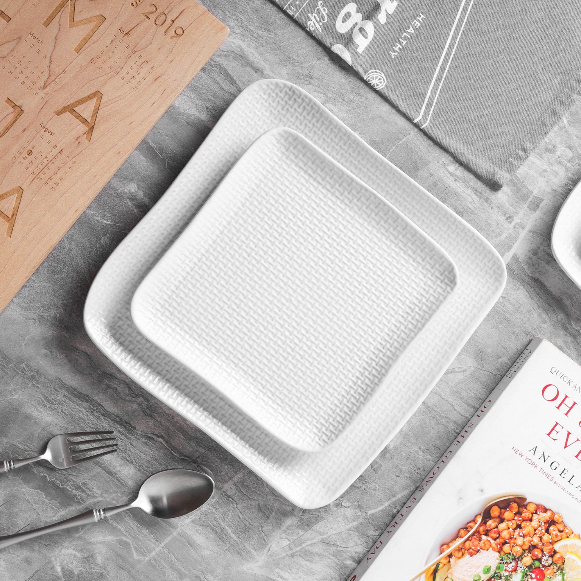 Olivia Stoneware Dinner Plate - White